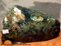 Labradorit_half_(2)einstein mineralien (Kopie)